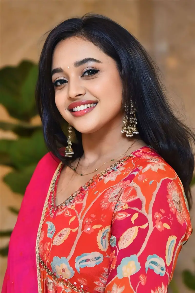 TELUGU GIRL YASHA SHIVAKUMAR IN ORANGE DRESS